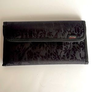 Mundi black Wallet, with checkbook Compartment